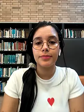 Snapshot of Annya-sweet chatting on 10/30/25, 02:58 Annya-sweet online show from 10/30/25, 02:58