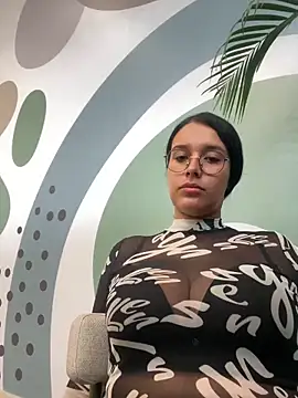 Snapshot of Annya-sweet chatting on 03/20/25, 02:53 Annya-sweet online show from 03/20/25, 02:53