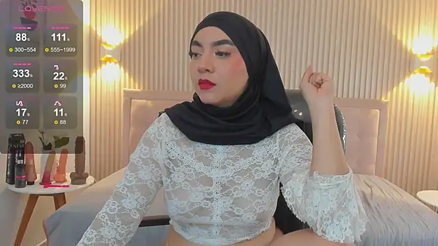 Snapshot of Sooffii_1 chatting on 03/05/25, 05:18 Sooffii 1 online show from 03/05/25, 05:18