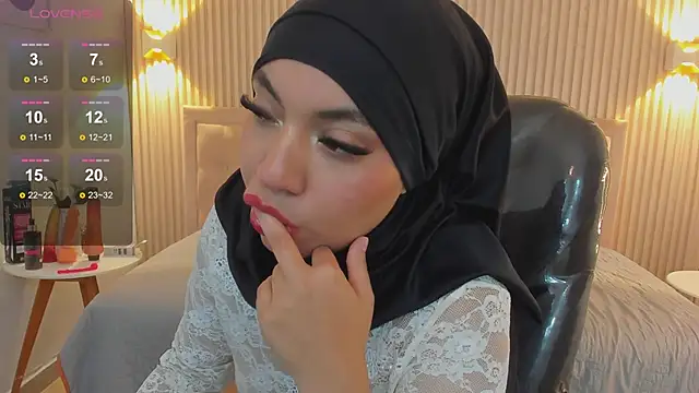 Snapshot of Sooffii_1 chatting on 03/07/25, 05:18 Sooffii 1 online show from 03/07/25, 05:18