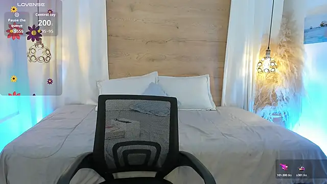 Snapshot of Sooffii_1 chatting on 11/15/25, 07:07 Sooffii 1 online show from 11/15/25, 07:07