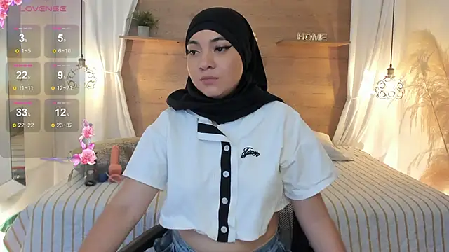 Snapshot of Sooffii_1 chatting on 02/08/25, 07:05 Sooffii 1 online show from 02/08/25, 07:05