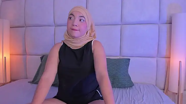 Snapshot of Sooffii_1 chatting on 11/15/25, 02:15 Sooffii 1 online show from 11/15/25, 02:15