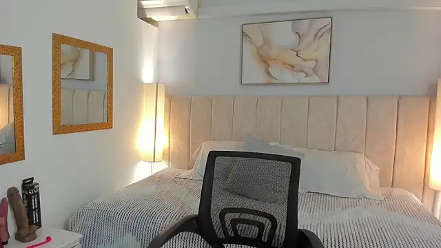 Snapshot of Sooffii_1 chatting on 02/27/25, 10:20 Sooffii 1 online show from 02/27/25, 10:20