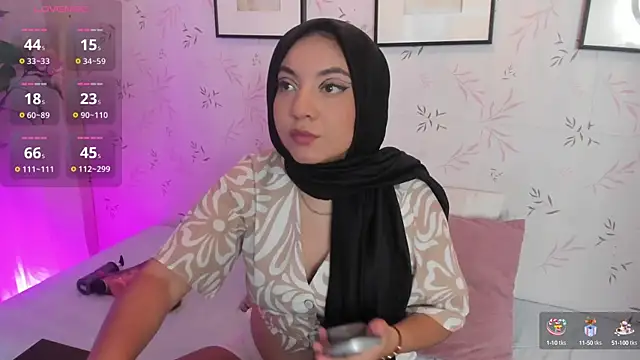 Snapshot of Sooffii_1 chatting on 02/11/25, 07:38 Sooffii 1 online show from 02/11/25, 07:38