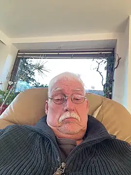 Steffibi1954 online show from 12/15/25, 12:33