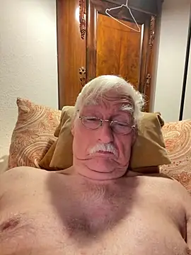 Steffibi1954 online show from 11/15/25, 11:53