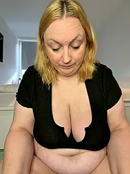 BBW Nora online show from 11/22/25, 08:57