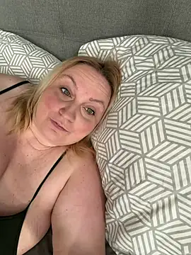 Snapshot of BBW_Nora chatting on 07/04/26, 06:31 BBW Nora online show from 07/04/26, 06:31