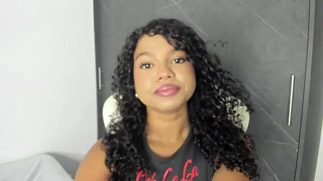 chloe ebony  online show from 02/19/26, 01:24