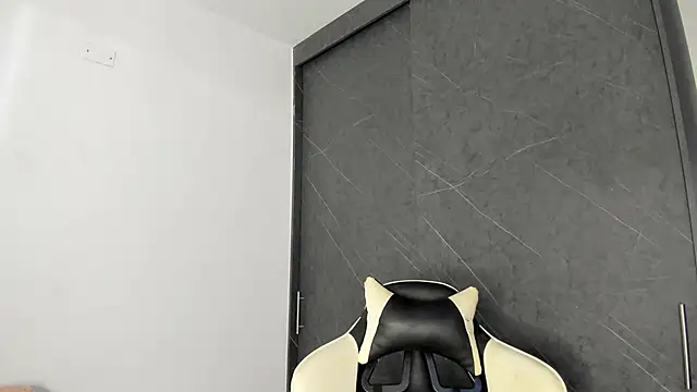 chloe ebony  online show from 05/28/26, 10:48
