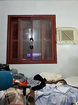 Snapshot of CrisSexShy chatting on 10/11/25, 02:56 CrisSexShy online show from 10/11/25, 02:56