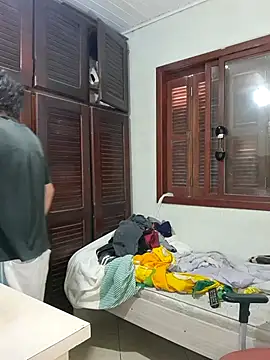 Snapshot of CrisSexShy chatting on 11/09/25, 08:46 CrisSexShy online show from 11/09/25, 08:46