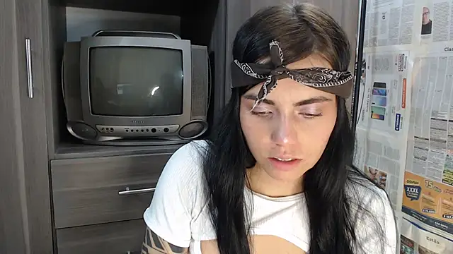 Snapshot of i_am_nina_ chatting on 02/26/25, 03:46 i am nina online show from 02/26/25, 03:46