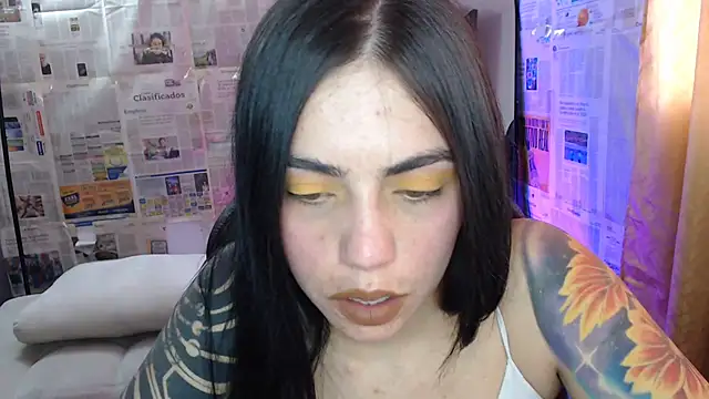 i am nina  online show from 11/19/25, 08:09