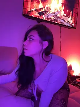 i am nina  online show from 12/17/25, 12:48