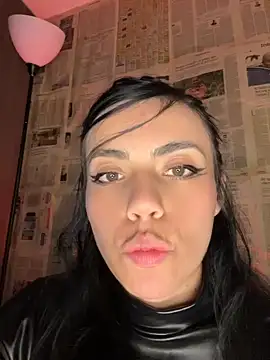 i am nina  online show from 06/04/26, 03:33