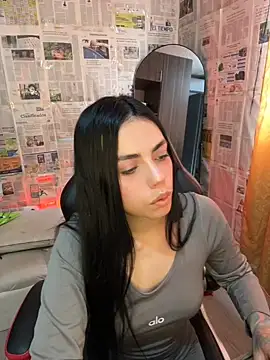 i am nina  online show from 04/16/26, 09:39