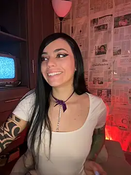 Snapshot of i_am_nina_ chatting on 06/12/26, 10:29 i am nina online show from 06/12/26, 10:29