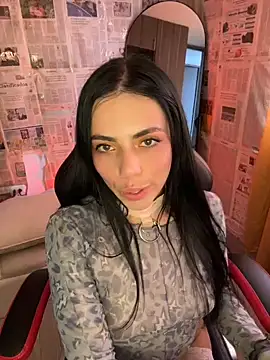 i am nina  online show from 05/18/26, 08:24