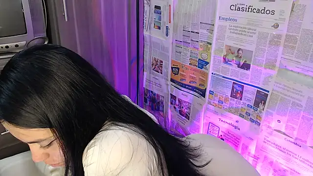 Snapshot of i_am_nina_ chatting on 03/01/25, 02:04 i am nina online show from 03/01/25, 02:04