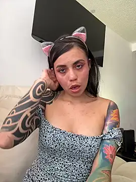 i am nina  online show from 12/03/25, 08:08