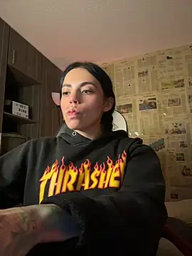 Snapshot of i_am_nina_ chatting on 07/21/26, 12:35 i am nina online show from 07/21/26, 12:35