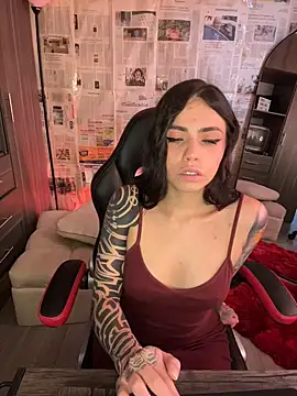 i am nina  online show from 04/05/26, 07:53