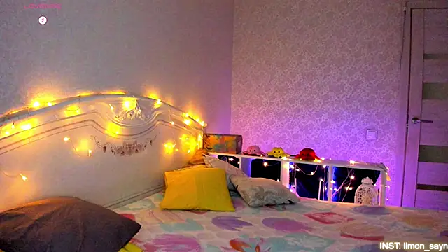 LillyMoure  online show from 02/27/26, 11:15