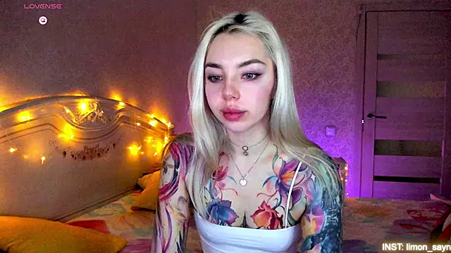 LillyMoure  online show from 03/12/26, 11:20