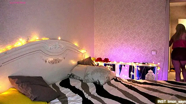 LillyMoure  online show from 02/14/26, 10:54