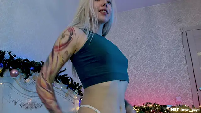 LillyMoure  online show from 01/13/26, 11:41