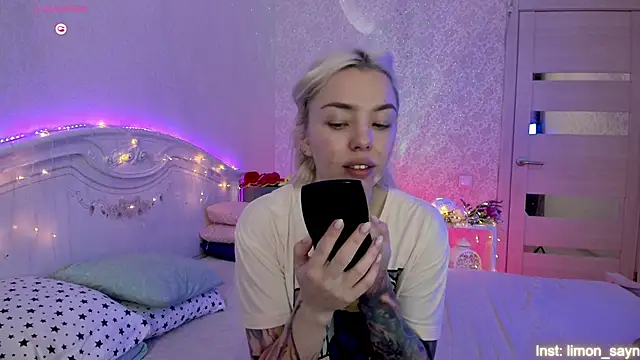 LillyMoure  online show from 09/13/25, 11:38