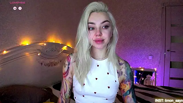 LillyMoure  online show from 02/18/26, 11:01