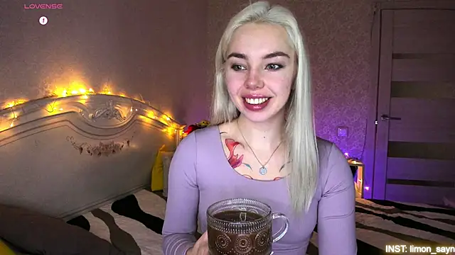 LillyMoure  online show from 02/09/26, 11:03