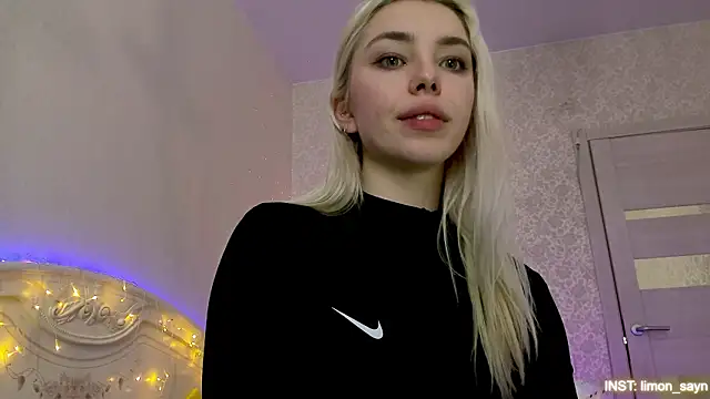 LillyMoure  online show from 02/03/26, 06:22