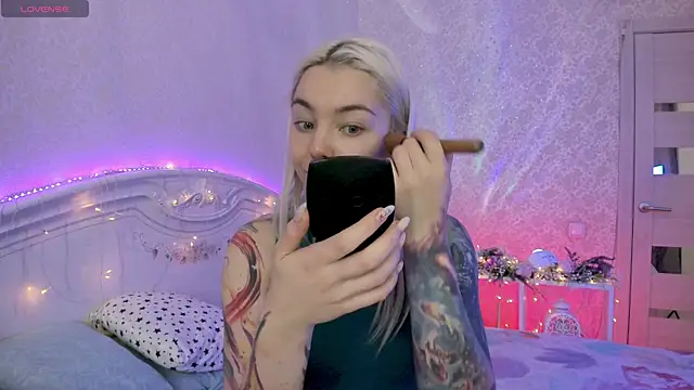 LillyMoure  online show from 11/08/25, 02:26