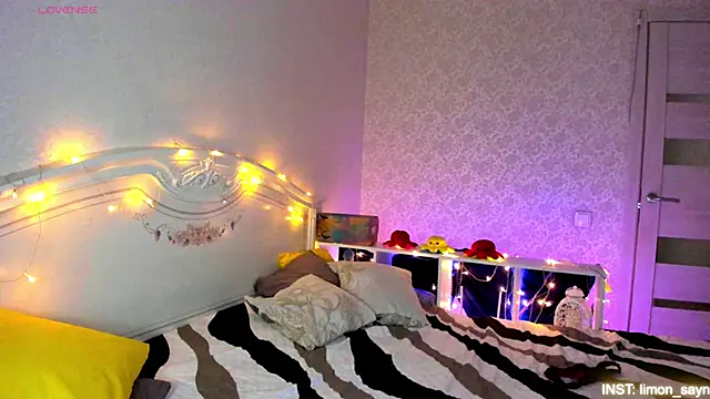 LillyMoure  online show from 02/23/26, 11:16