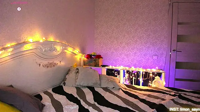 LillyMoure  online show from 02/08/26, 10:29