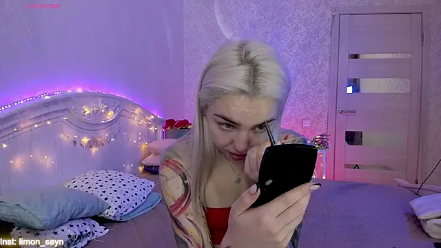 LillyMoure  online show from 09/27/25, 11:33