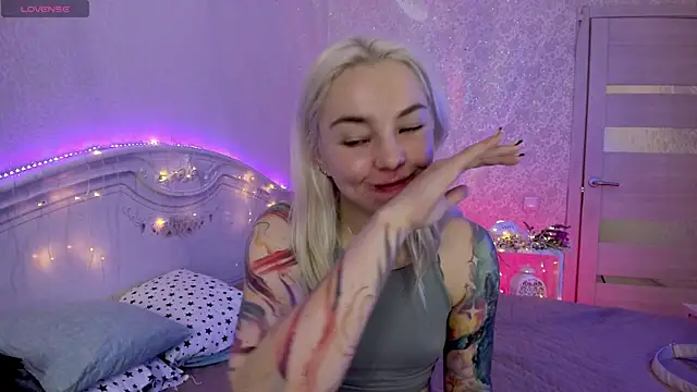 LillyMoure  online show from 09/25/25, 01:00