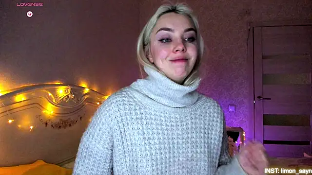 LillyMoure  online show from 03/08/26, 02:04