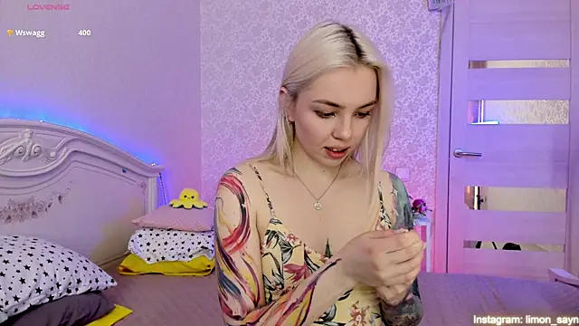 LillyMoure  online show from 03/19/25, 02:59