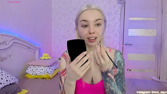 LillyMoure  online show from 03/20/25, 11:45