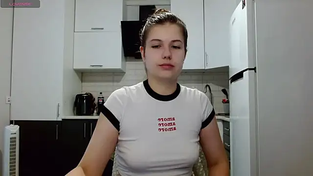 Snapshot of SayMeow_ chatting on 06/30/26, 04:45 SayMeow online show from 06/30/26, 04:45
