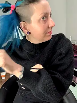 MissCumberdale online show from 12/14/25, 06:24