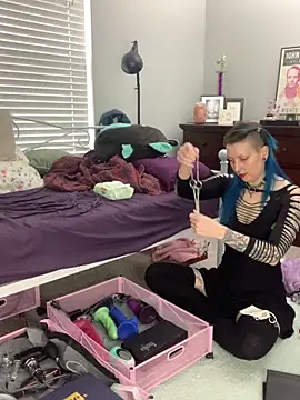 MissCumberdale online show from 11/22/25, 08:40