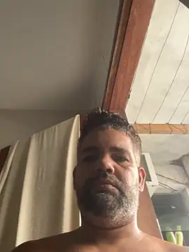 Snapshot of adgato chatting on 04/05/26, 09:49 adgato online show from 04/05/26, 09:49