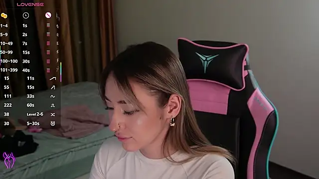 Fiona-Love online show from 10/31/25, 03:30