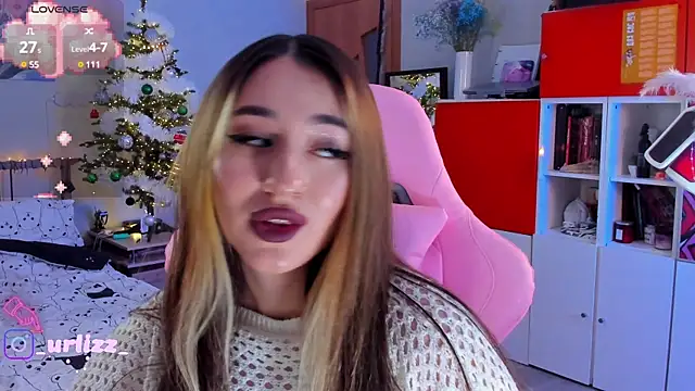 Snapshot of Fiona-Love chatting on 12/24/24, 11:22 Fiona-Love online show from 12/24/24, 11:22
